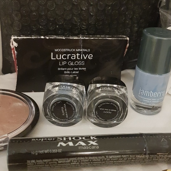 Makeup Lot - Picture 4 of 4